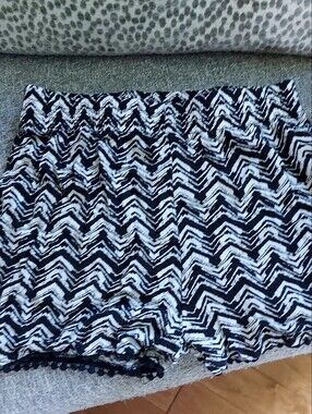 Youth Black & White Zigzag Casual Shorts